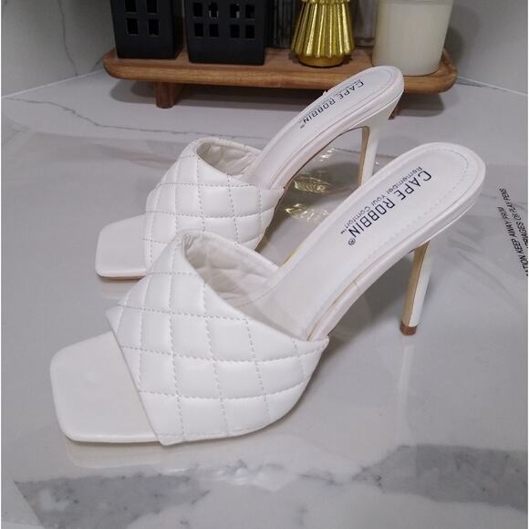 [H329] Cape Robbin "Stitch" Off White Square Toe Heels, Size 9M - Picture 5 of 10